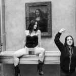 В Лувре художница обнажилась перед картиной Леонардо да Винчи «Мона Лиза»