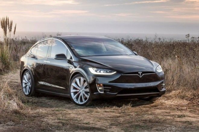 Один из самых перспективных кроссоверов наших дней Tesla Model X до сих пор постоянно ломается Фото teslamodelxinfocarua