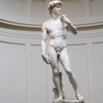 Почему у древнегреческих статуй такой маленький половой орган?